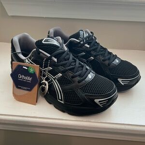 Brand New-Asics Gel 1300 Black and silver Mens Size 9.5